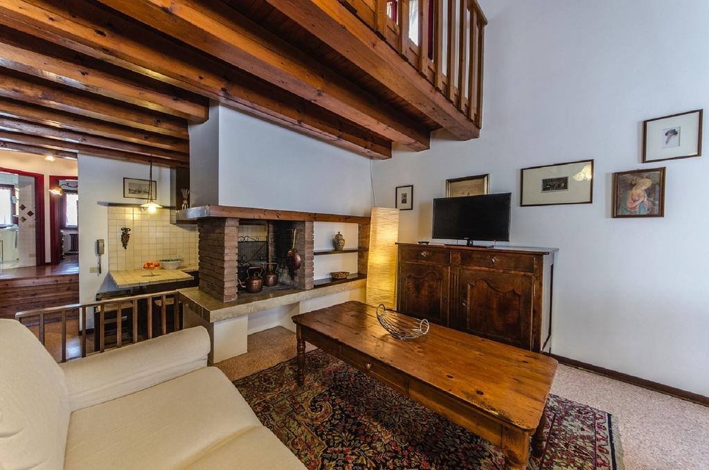 הוילה נואלה Novalesi Red House מראה חיצוני תמונה